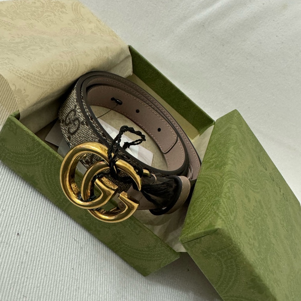 NWT Gucci Belt Thin Logo and burn pink